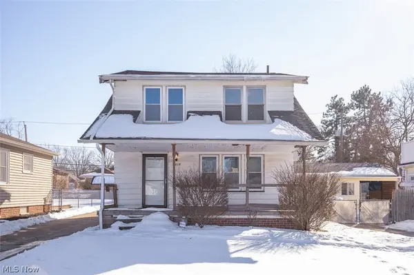 9215 Pinegrove Avenue, Parma, OH 44129