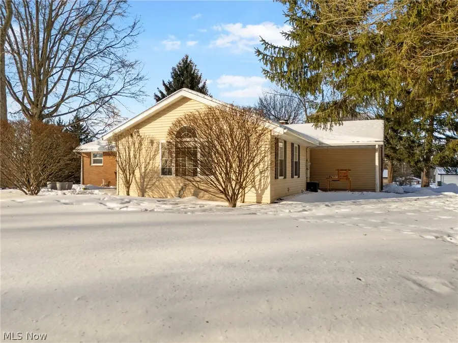 3596 Rolling Ridge Ne Road, Canton, OH 44721 - #3