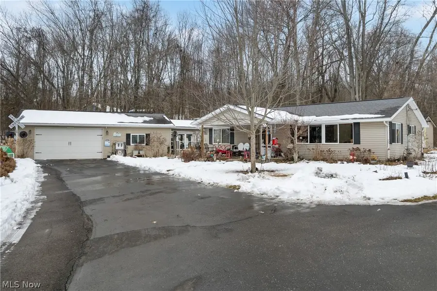 5039 Erie Nw Avenue, Canal Fulton, OH 44614 - #3