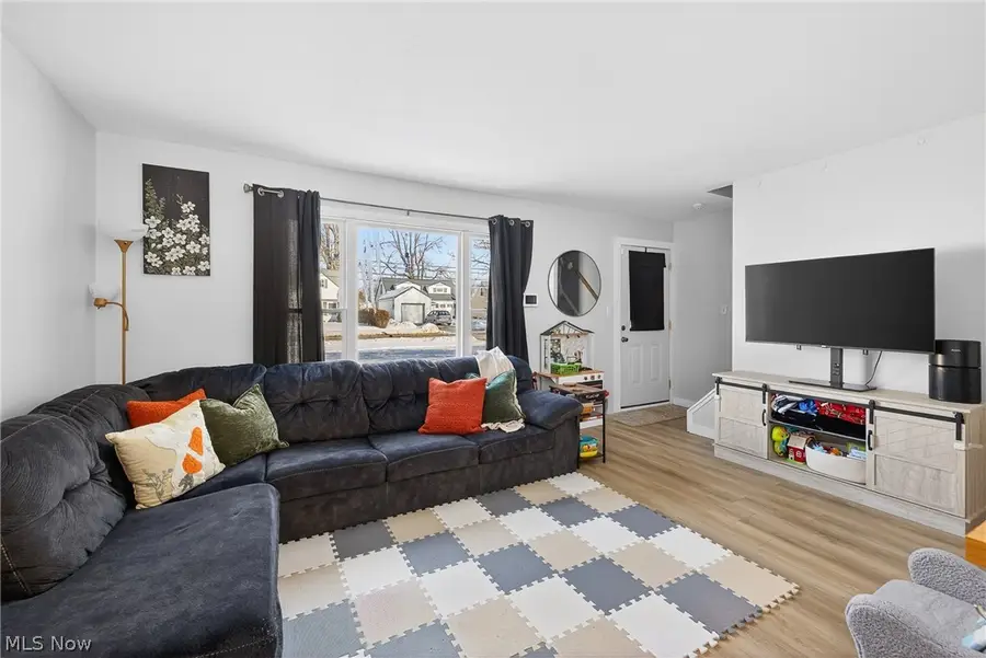 29070 W Willowick Drive, Willowick, OH 44095 - #3