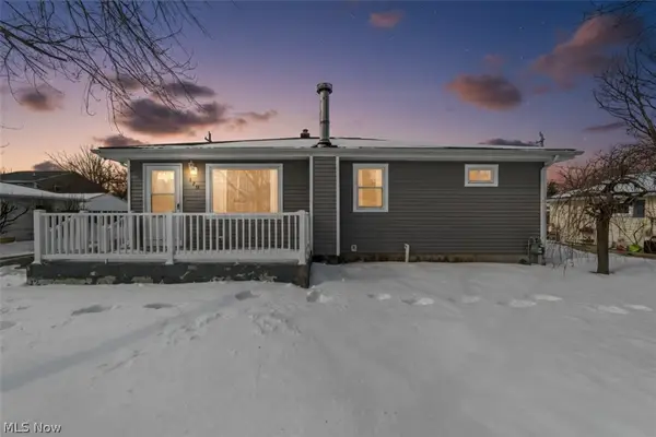 128 Oakwood Drive, Avon Lake, OH 44012