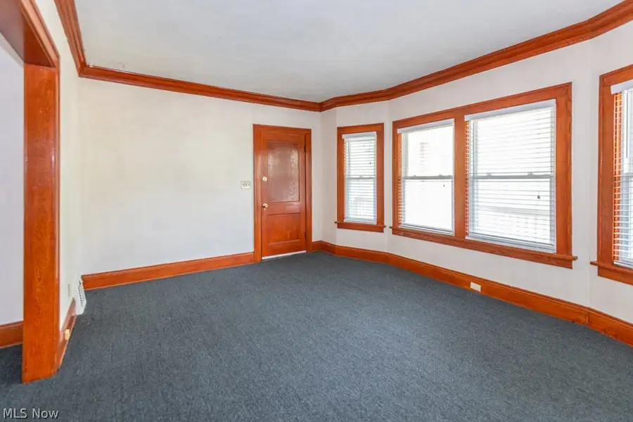 917 Helmsdale Road, Cleveland Heights, OH 44112 - #3