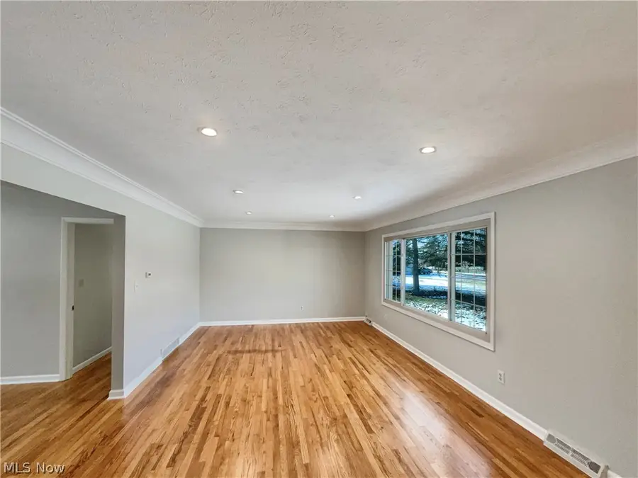 11001 Shaker Drive, North Royalton, OH 44133 - #3