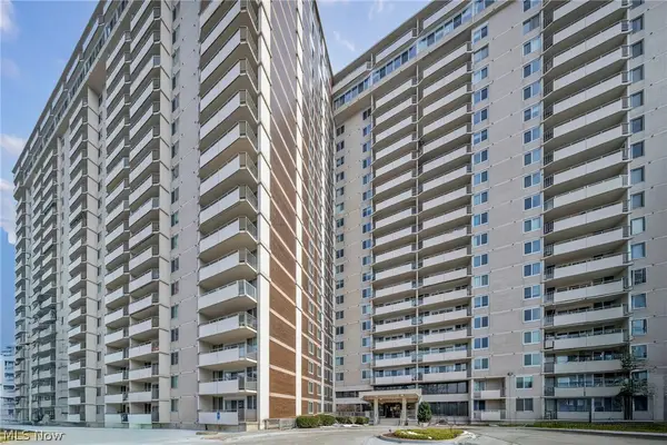 12900 Lake Avenue #1127, Lakewood, OH 44107