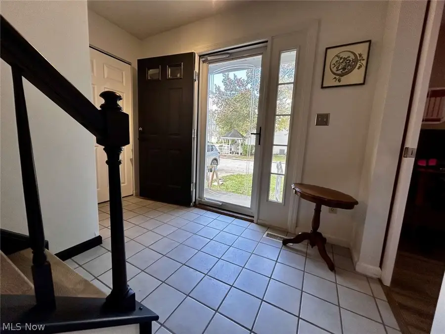 3370 Bristol Lane #2, Cuyahoga Falls, OH 44223 - #3