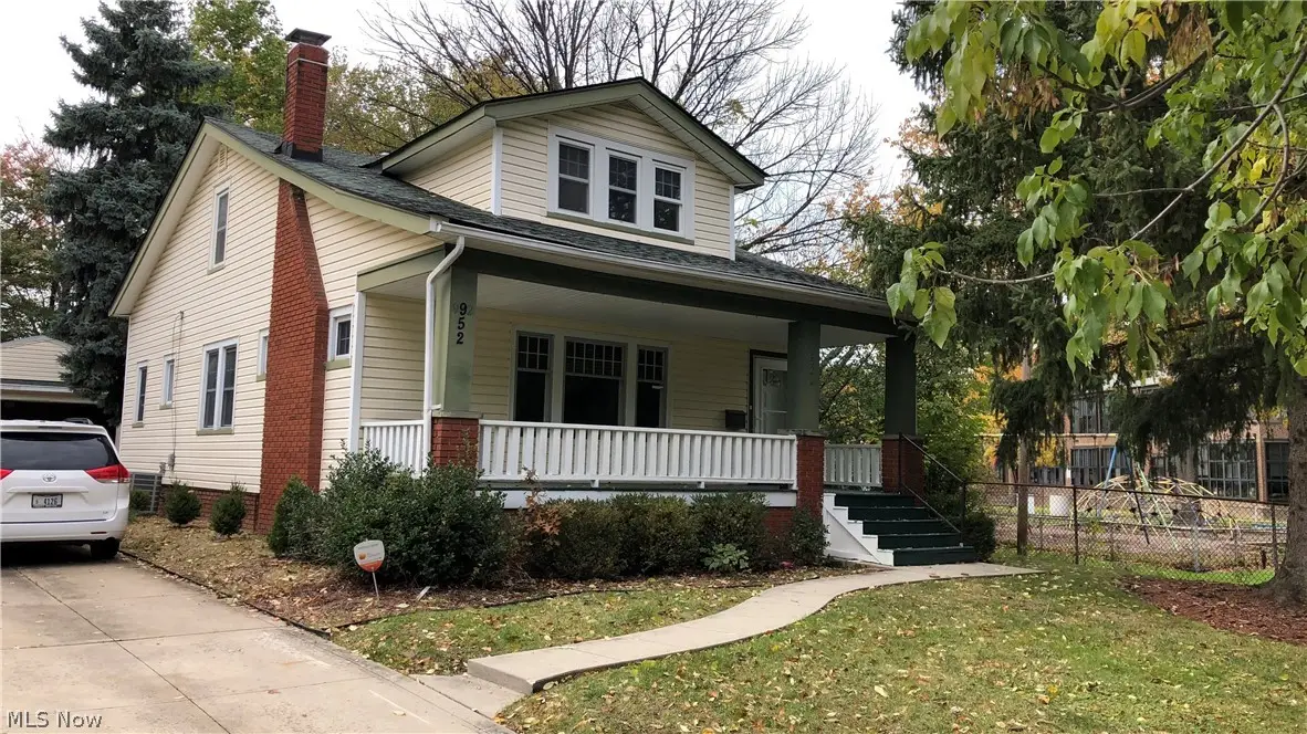 952 Oxford Road, Cleveland, OH 44121 - #1
