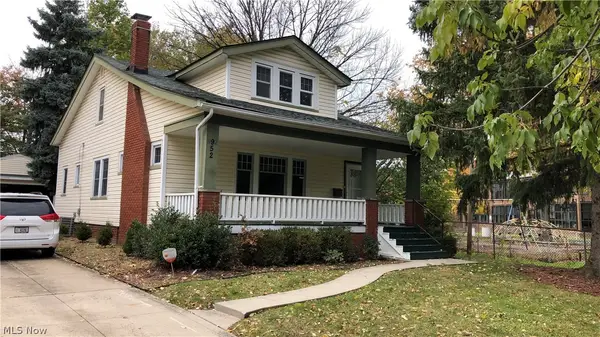 952 Oxford Road, Cleveland, OH 44121