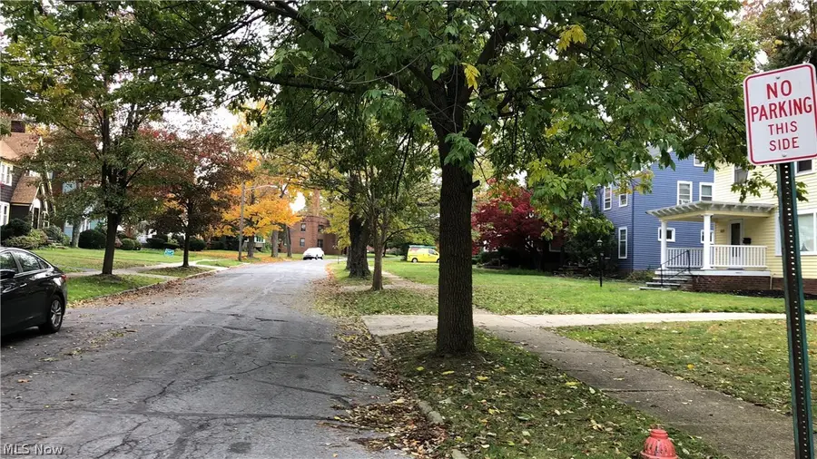 952 Oxford Road, Cleveland, OH 44121 - #3