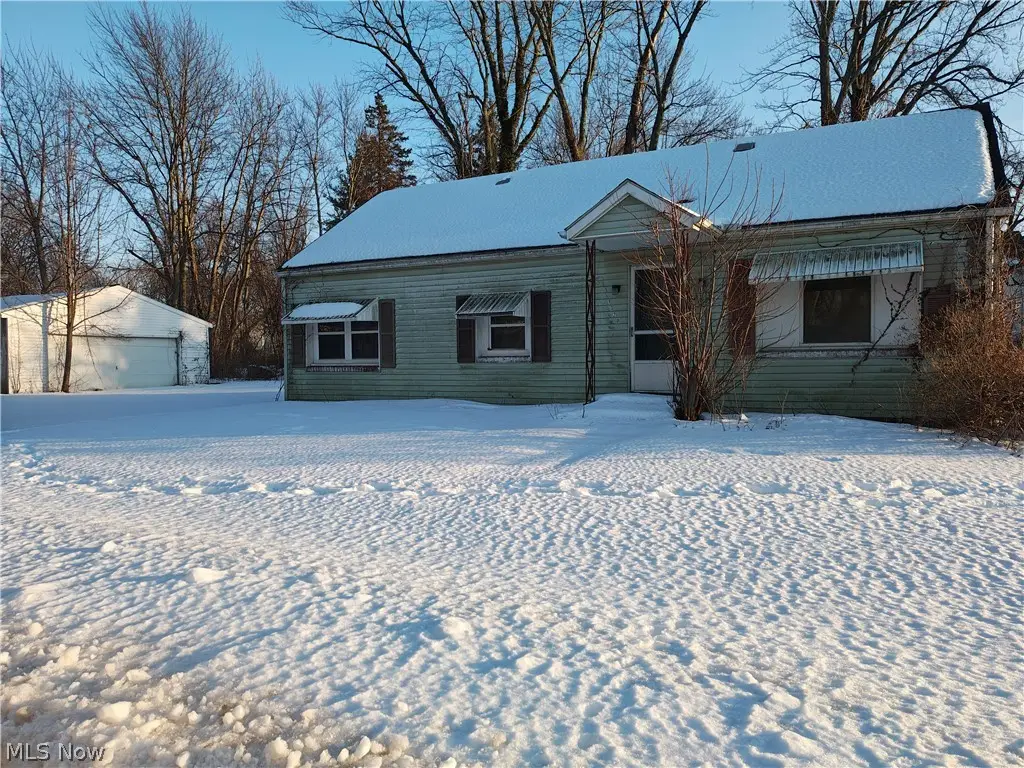 1120 W 43rd Street, Ashtabula, OH 44004 - #1