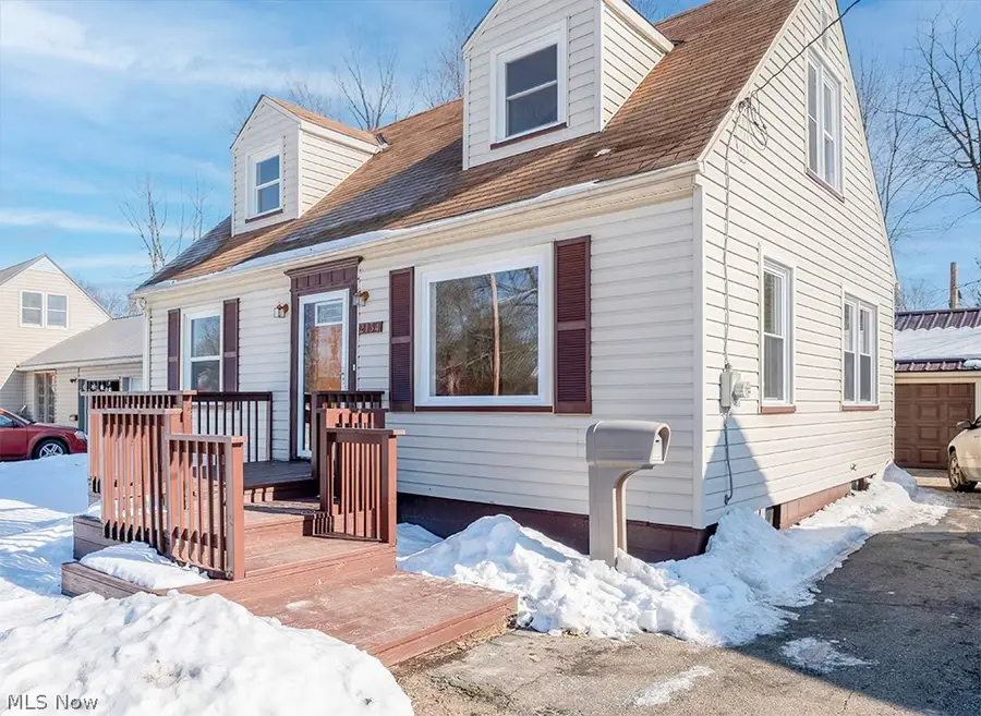 2134 Estabrook Nw Avenue, Warren, OH 44485 - #2