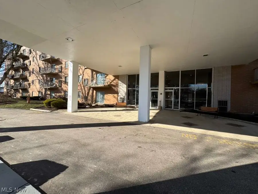 3675 Clague Road #302, North Olmsted, OH 44070 - #2