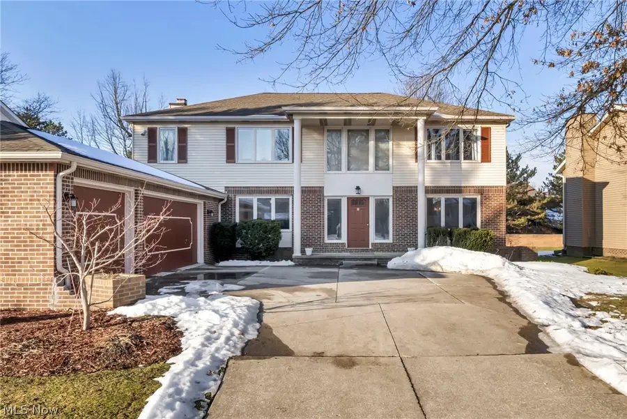 6337 Woodhawk Drive, Mayfield Heights, OH 44124 - #2