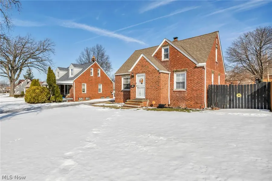 931 E 214th Street, Cleveland, OH 44119 - #3