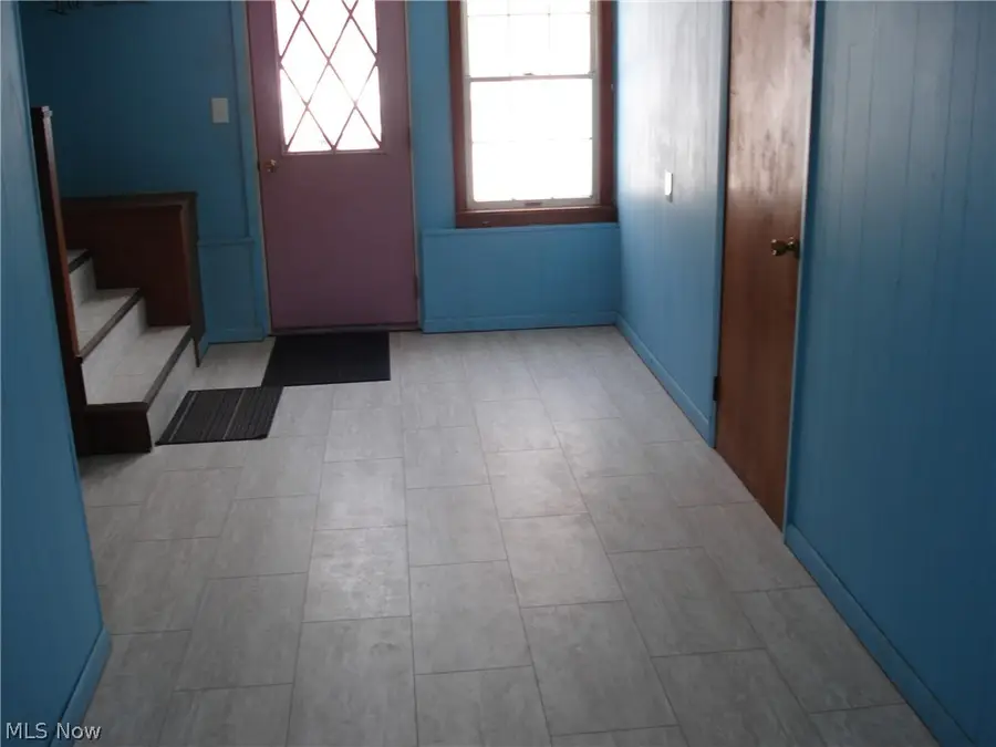 716 Chestnut Street, Conneaut, OH 44030 - #2