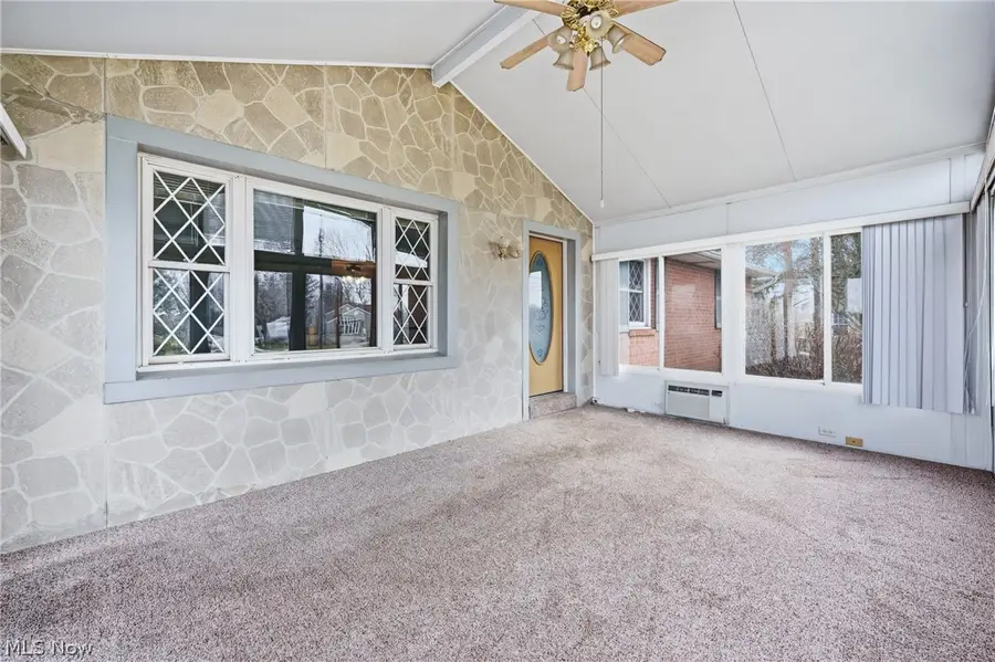 9106 Moulin Ne Avenue, Alliance, OH 44601 - #3