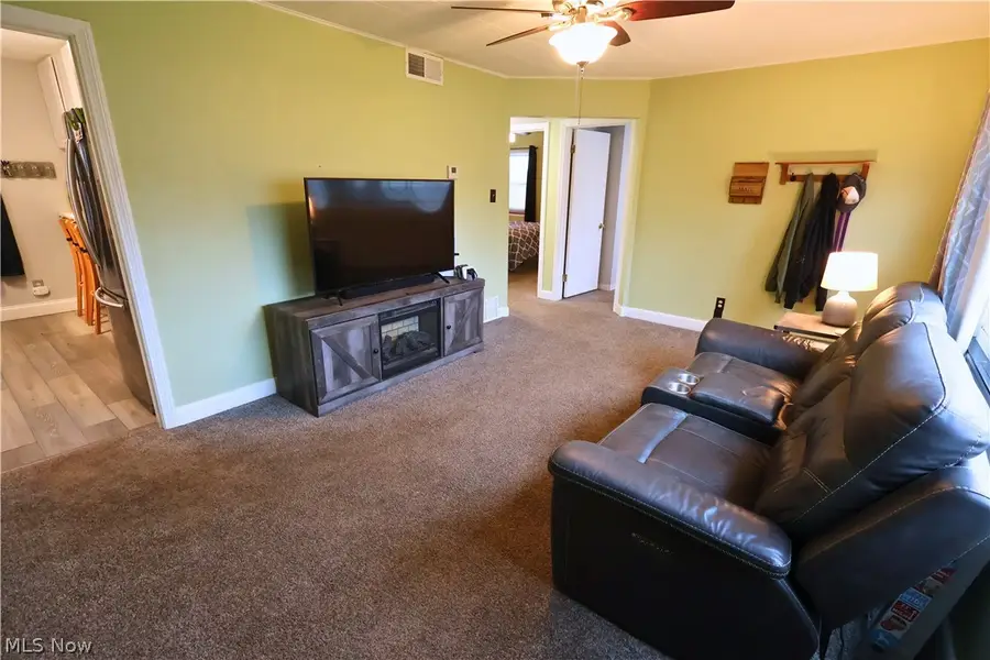 842 Grant Avenue, Cuyahoga Falls, OH 44221 - #3