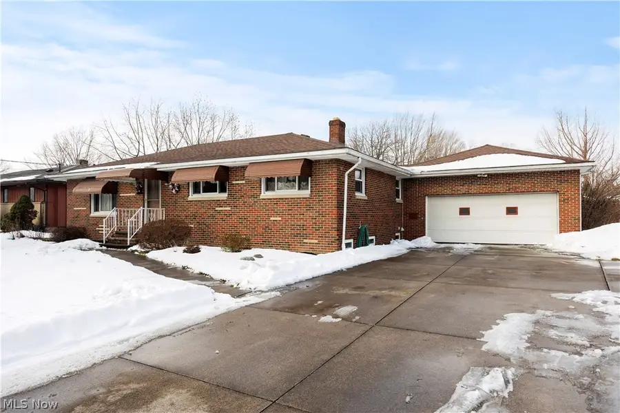 9242 W 130th Street, Strongsville, OH 44136 - #2