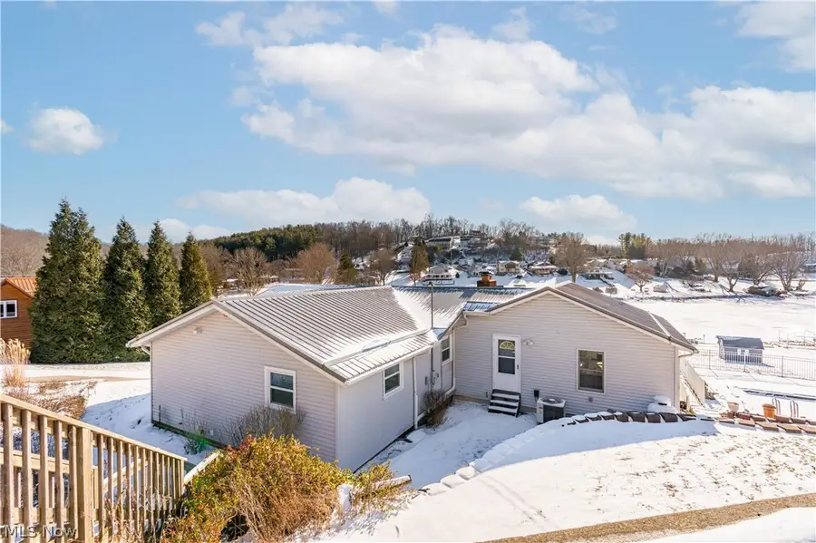 382 E Mohawk Drive, Malvern, OH 44644 - #2