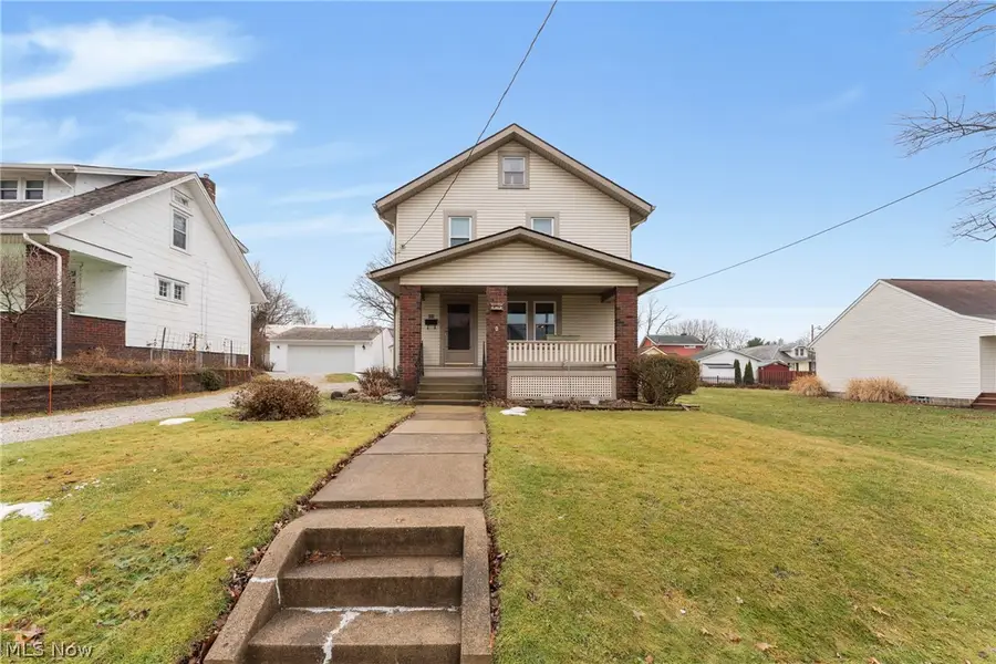 864 W College Road, Alliance, OH 44601 - #2