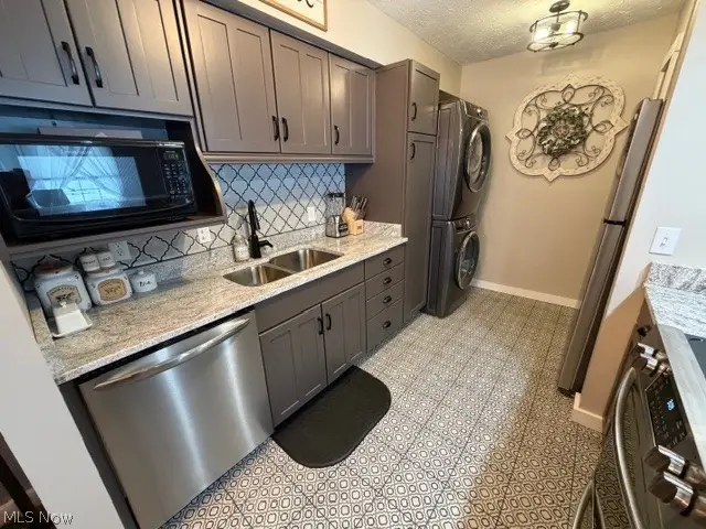 3159 Ivy Hill Circle #B, Cortland, OH 44410 - #3