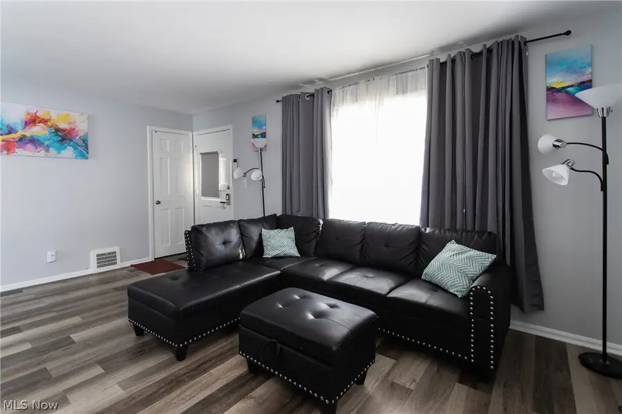 12307 Shady Oak Boulevard, Cleveland, OH 44125 - #2