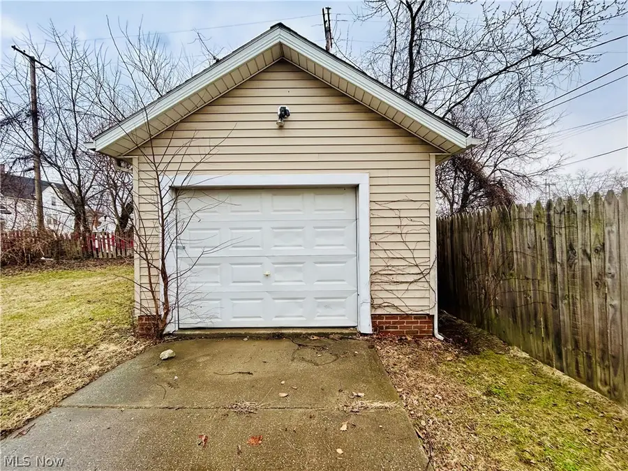 571 E 115th Street, Cleveland, OH 44108 - #2