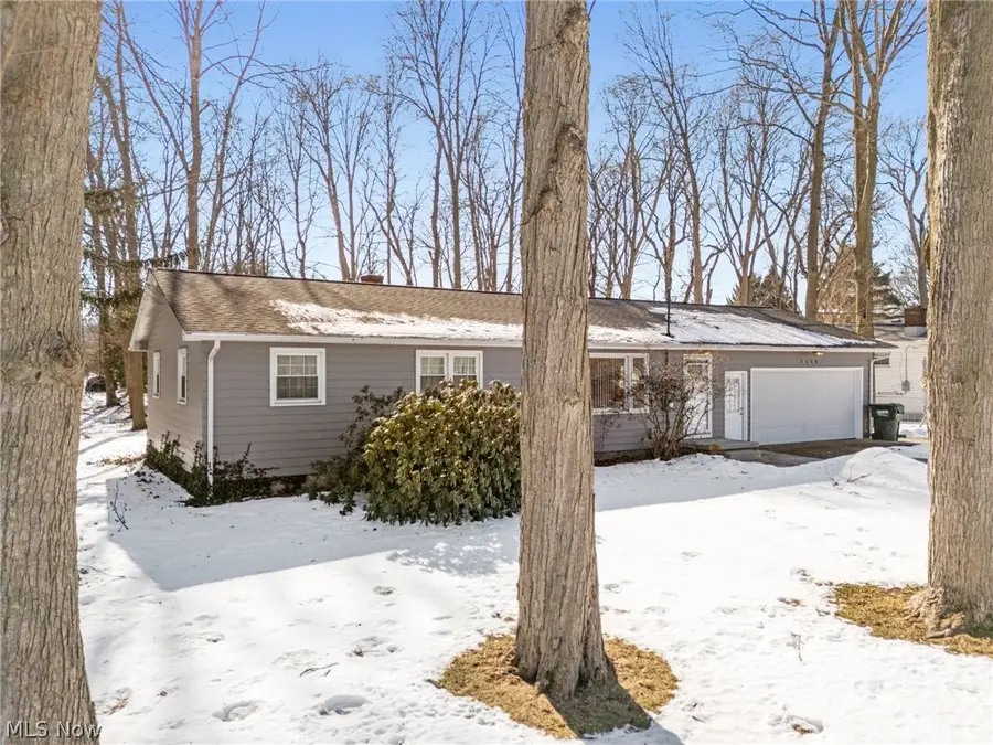 2550 Eaver Nw Street, Uniontown, OH 44685 - #3