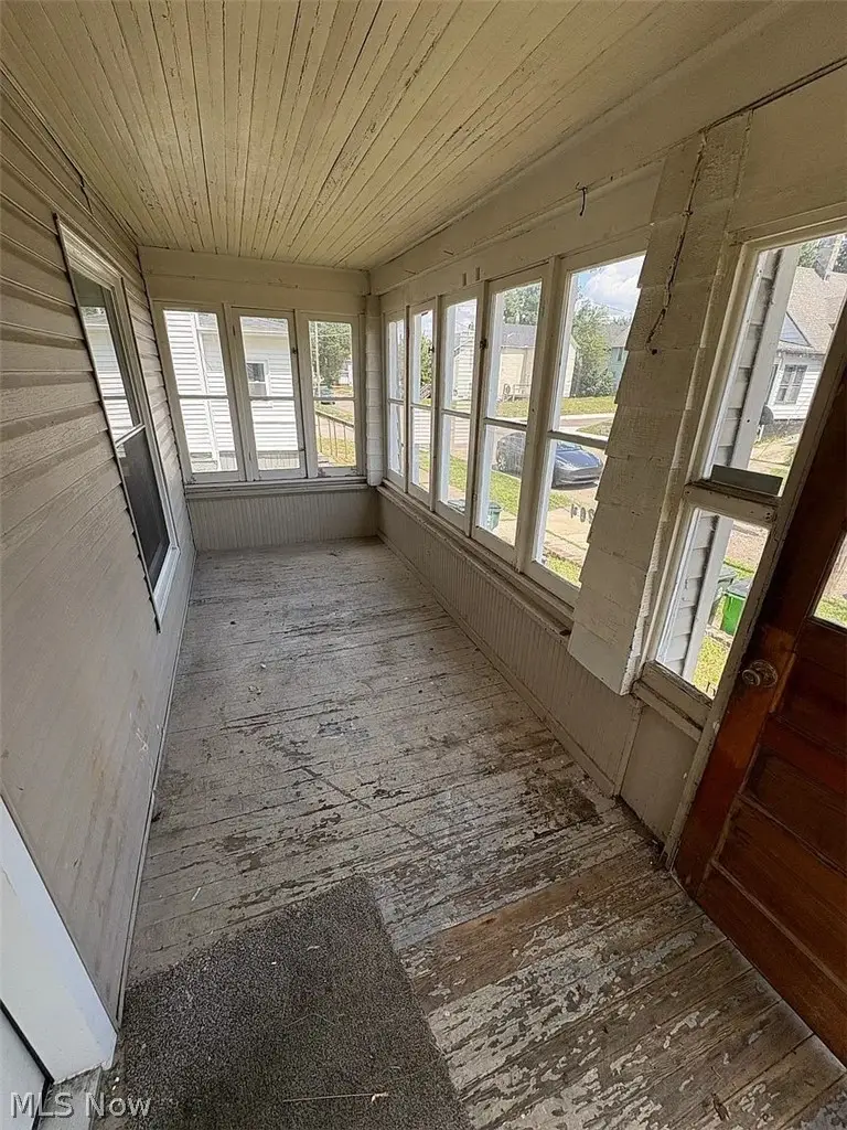284 3rd Nw Street, Barberton, OH 44203 - #2