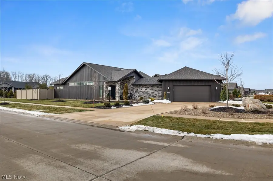 9160 Pleasant Ridge Circle, North Ridgeville, OH 44039 - #2