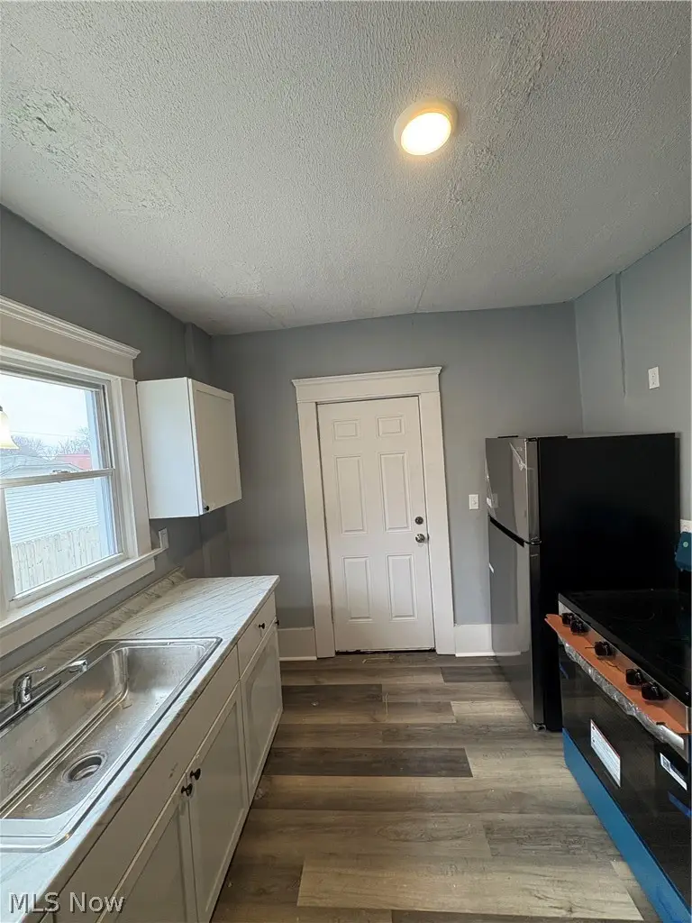 918 Lovers Lane, Akron, OH 44306 - #2