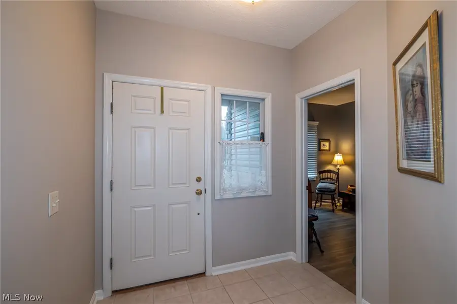 4261 Lake Harbour Nw Way, Avon, OH 44011 - #2