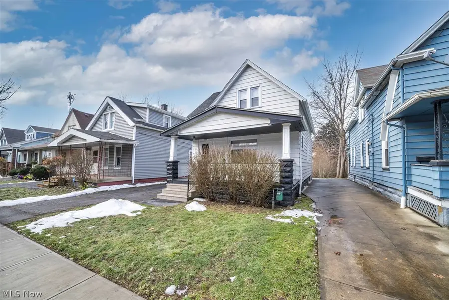 3704 E 52nd Street, Cleveland, OH 44105 - #3