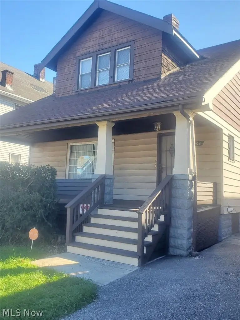 11806 Farringdon Avenue, Cleveland, OH 44105 - #2