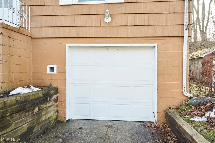 114 Davenport Avenue, Akron, OH 44312 - #3