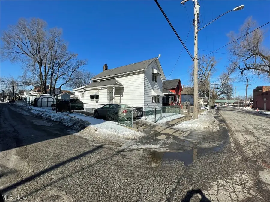 3140 W 33rd Street, Cleveland, OH 44109 - #3