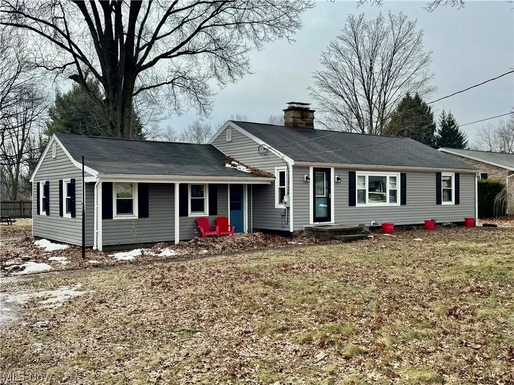 1068 Ivy Nw Street, North Canton, OH 44720 - #1