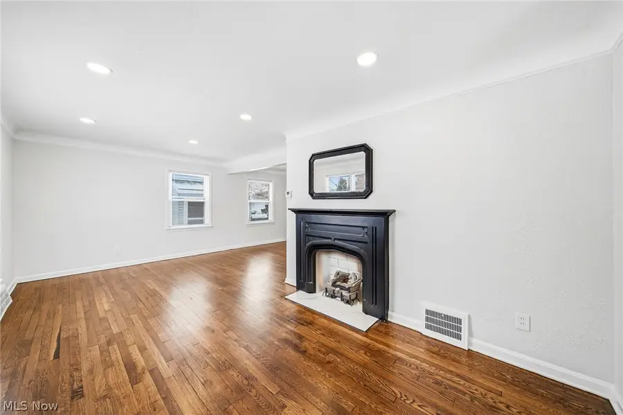 291 E 204th Street, Euclid, OH 44123 - #3