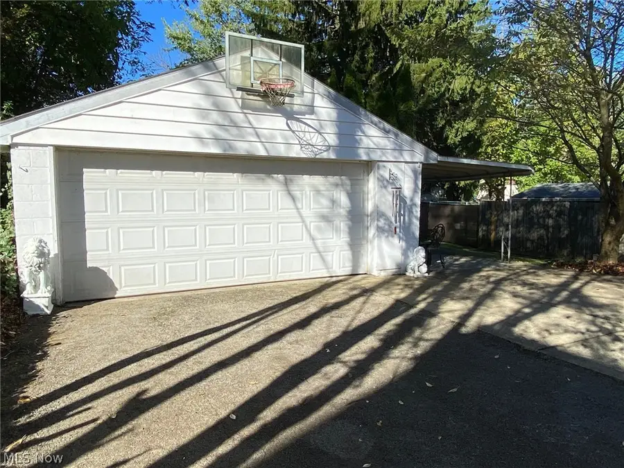 101 Ridgeway Street, Struthers, OH 44471 - #2