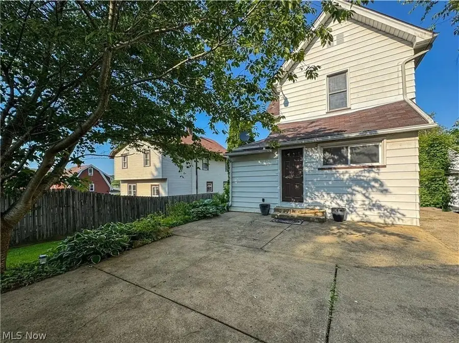 101 Ridgeway Street, Struthers, OH 44471 - #3