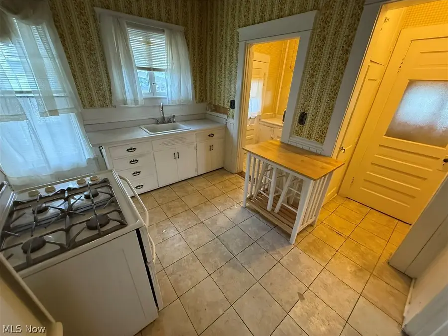 148 North Nw Avenue, New Philadelphia, OH 44663 - #3