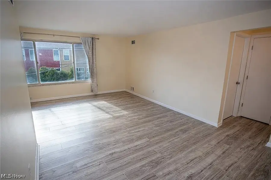 22121 River Oaks Drive #E10, Rocky River, OH 44116 - #3