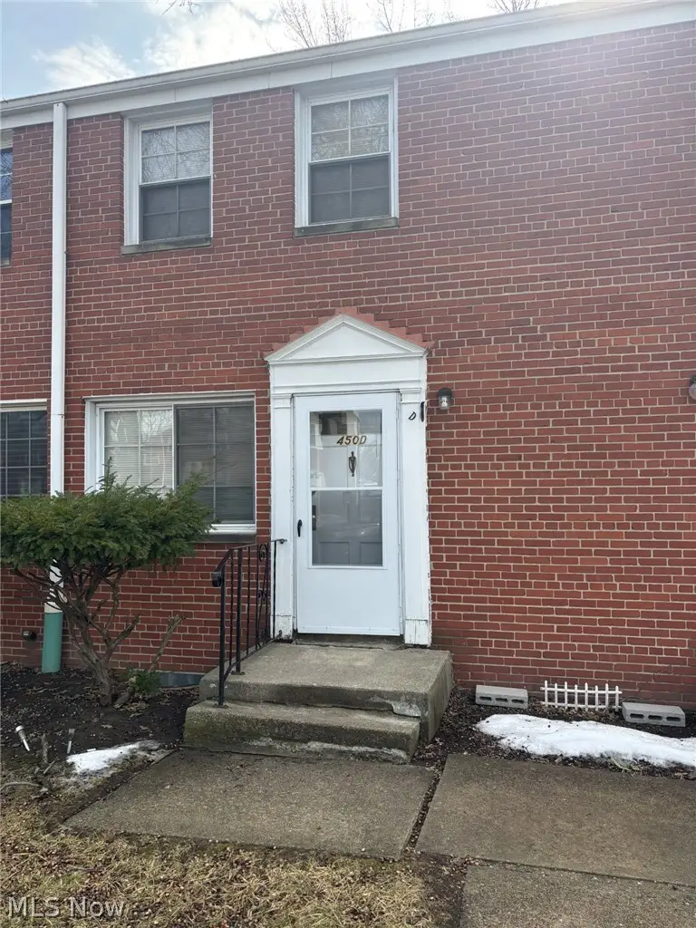 450 Kenwood Drive #D-12, Euclid, OH 44123 - #1