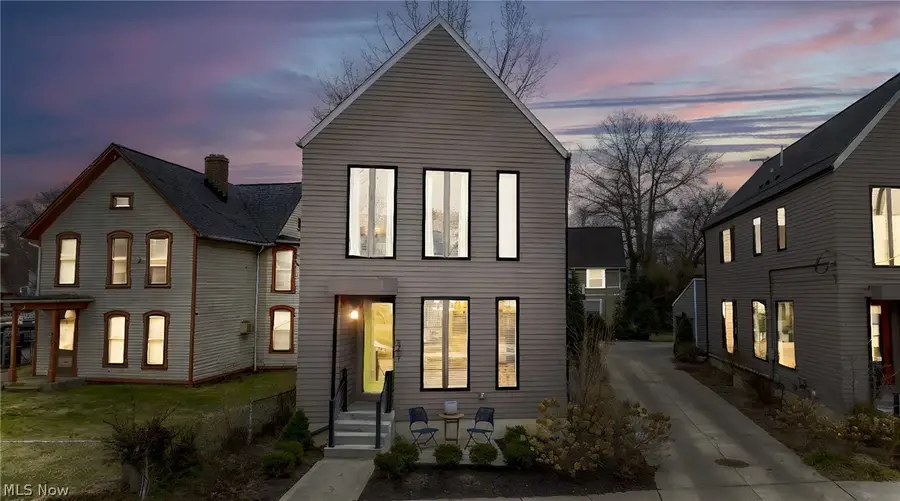 5217 Franklin Boulevard, Cleveland, OH 44102 - #2