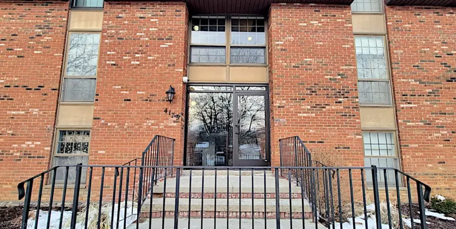 4179 Columbia Road #213, North Olmsted, OH 44070 - #3