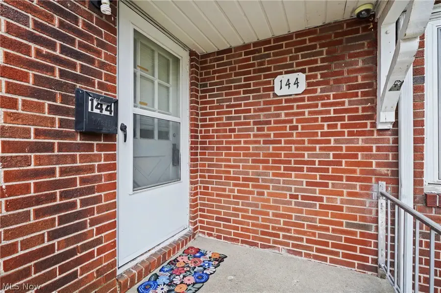 144 Roosevelt Avenue, Elyria, OH 44035 - #3