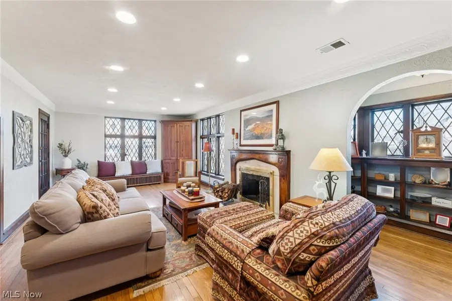 3616 Sutherland Road, Shaker Heights, OH 44122 - #3