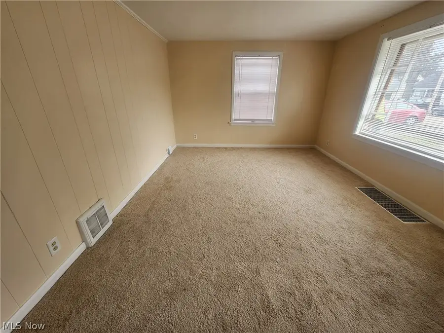 1367 Elmwood Sw Avenue, North Canton, OH 44720 - #3