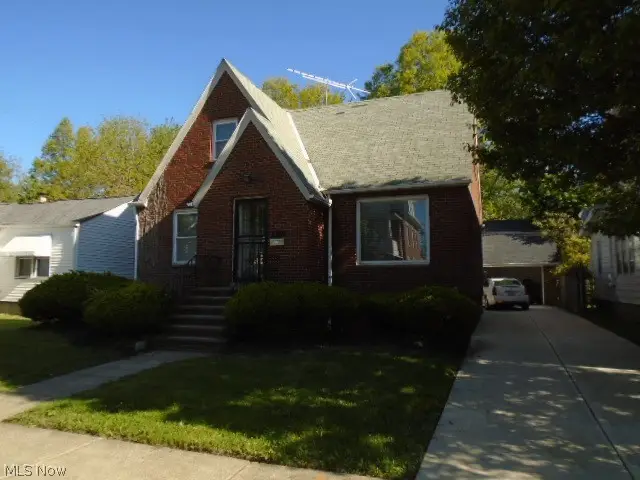 18909 Pawnee Avenue, Cleveland, OH 44119 - #2