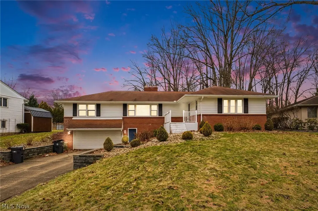 1215 Pleasant Valley Ne Drive, Warren, OH 44483 - #1