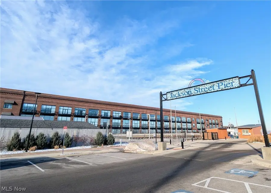401 W Shoreline Drive #206, Sandusky, OH 44870 - #2